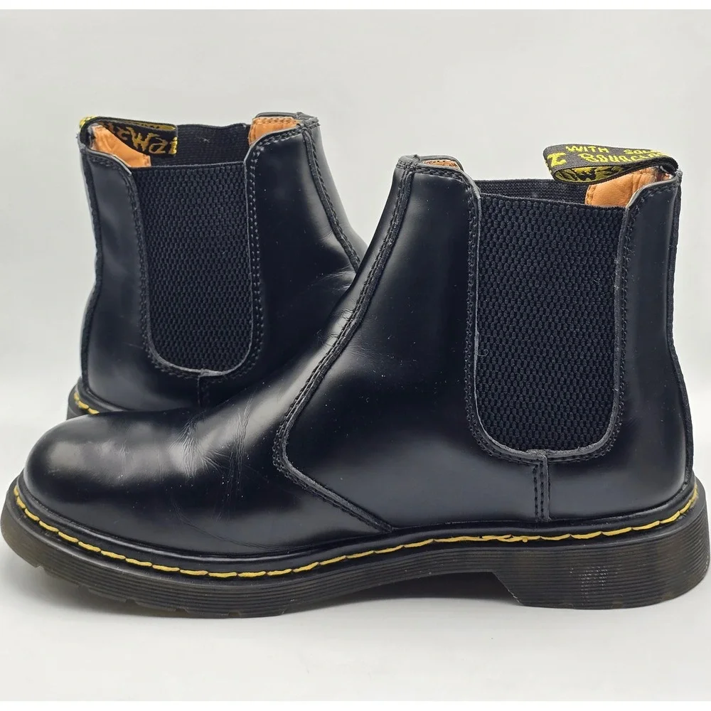 Dr. Martens classic doc